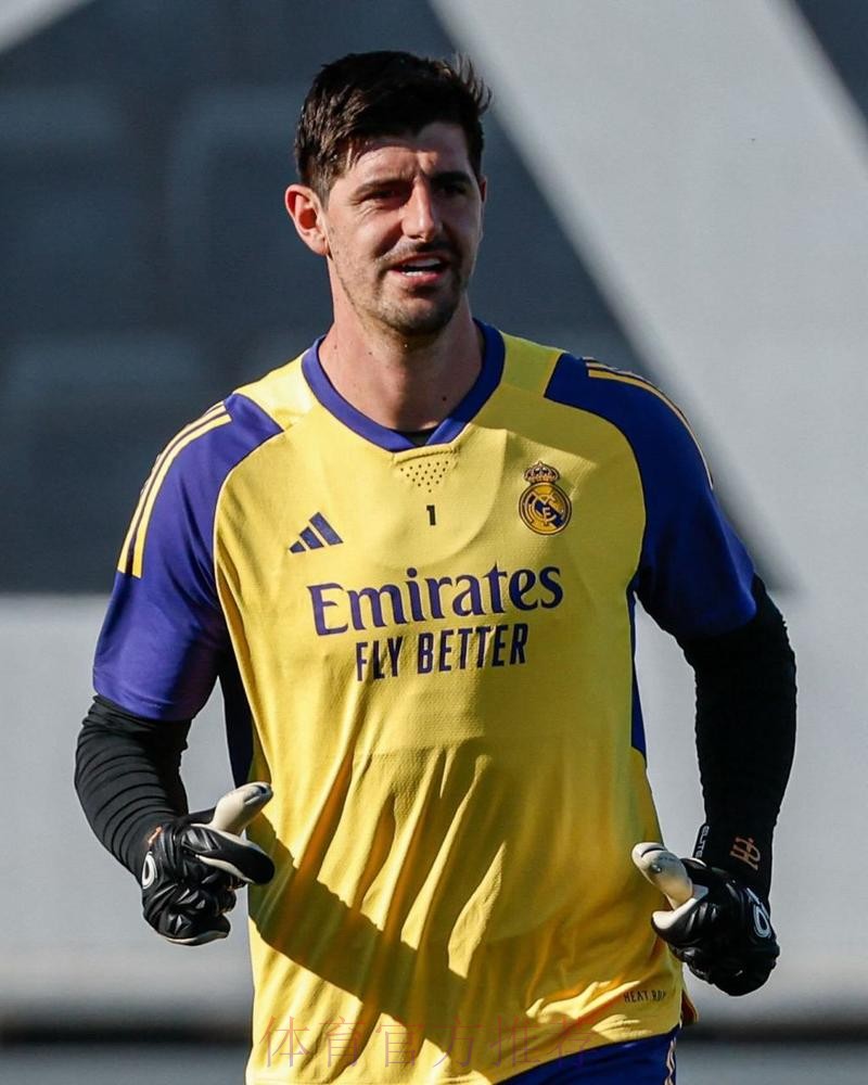 皇马官方:库尔图瓦右腿长收肌受伤 预计伤缺2周 皇马官方:库尔图瓦右腿长收肌受伤 预计伤缺2周